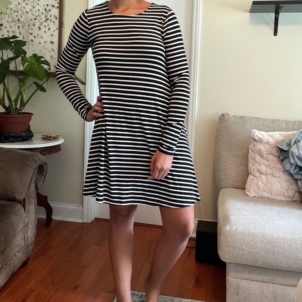 OLD NAVY Long Sleeve Black and White Striped Midi Dress XL